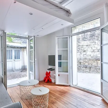 Superb T1bis At 1min From The Metro Porte St-ouen Apartment *