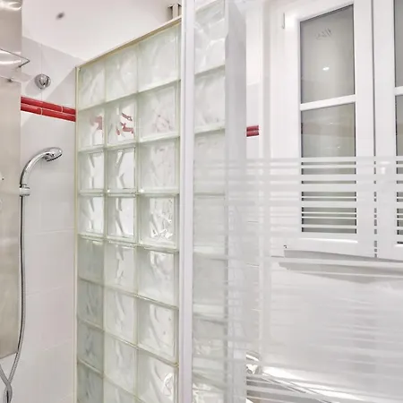 Superb T1bis At 1min From The Metro Porte St-ouen Apartment Paris